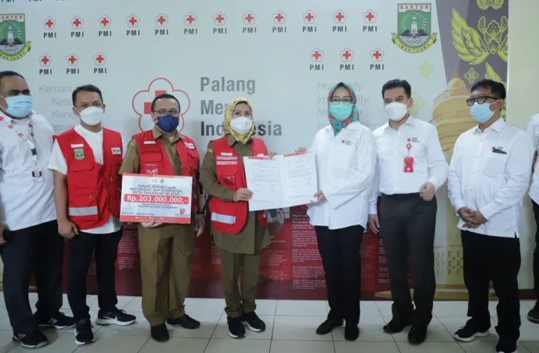 PMI Tangsel Salurkan Donasi untuk Penanggulangan Bencana ke PMI Provinsi Banten