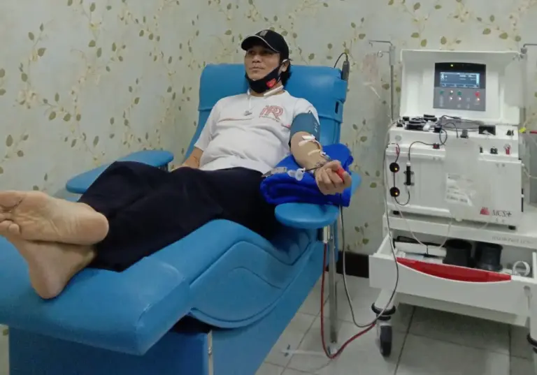 Donor Darah (Apheresis) di UDD PMI Kota Tangerang Selatan (Riswan Efendi Tarigan/blood4life.id)