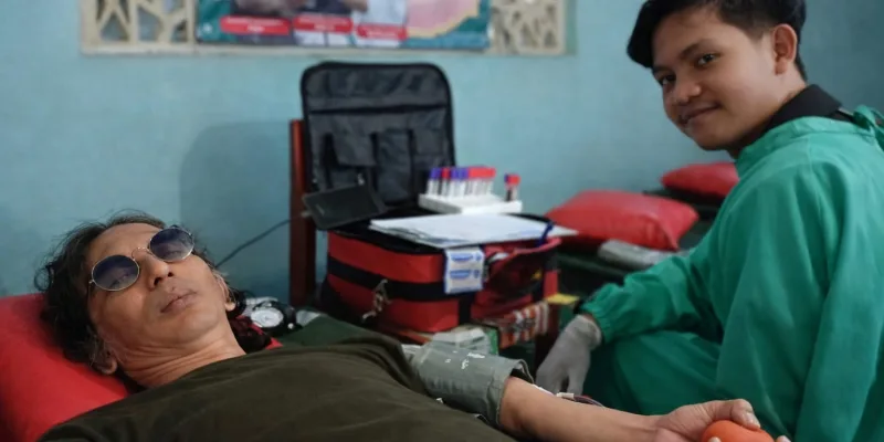 Warga Antusias Ikuti Donor Darah Ramadhan di Masjid Nurul Yaqin Pondok Aren